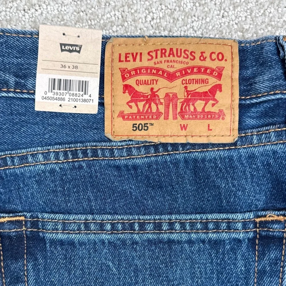 Levis item new